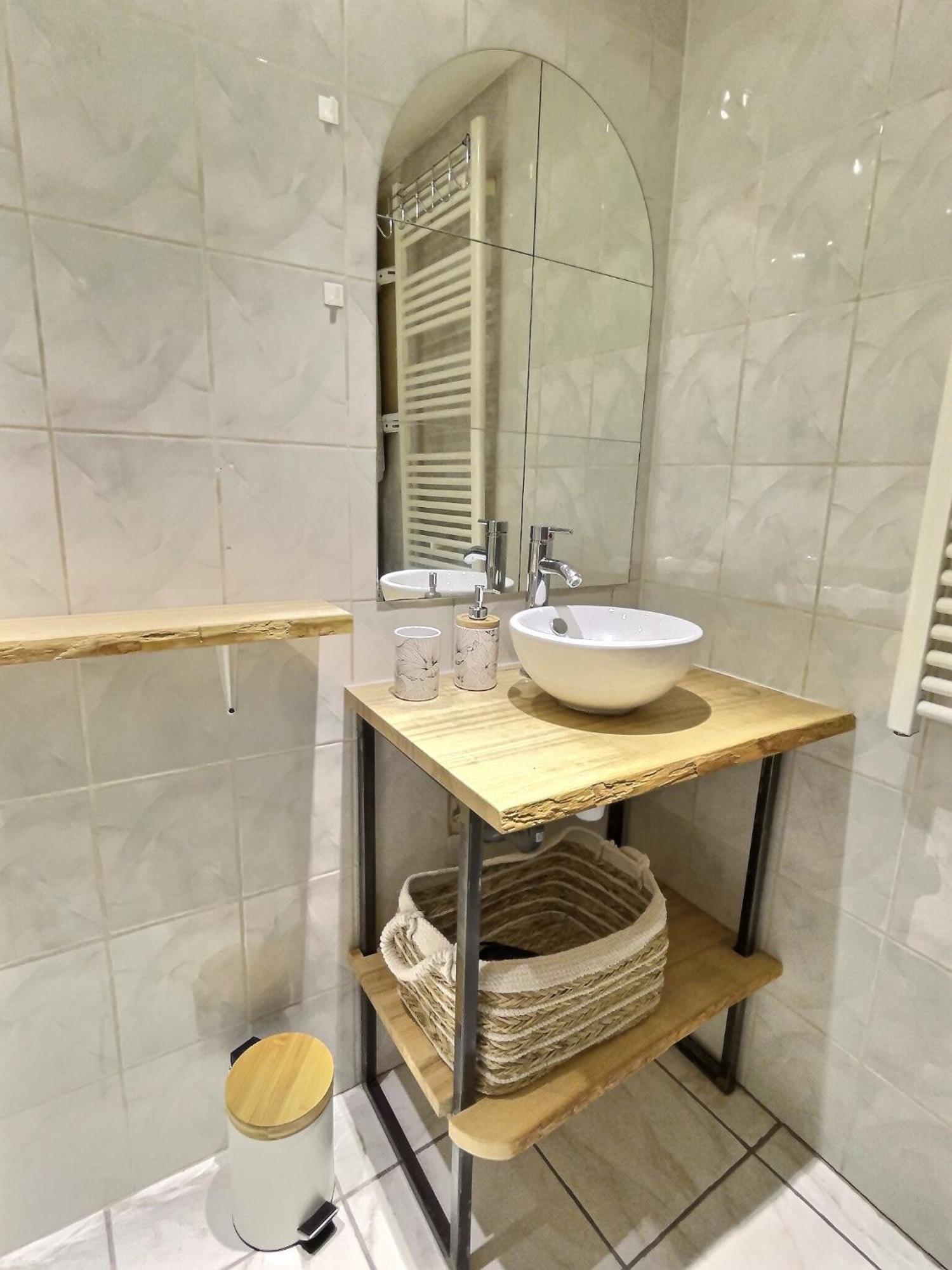 Apartamento L'Abeille - Centre - Parking Gratuit Bourg-de-Péage Exterior foto